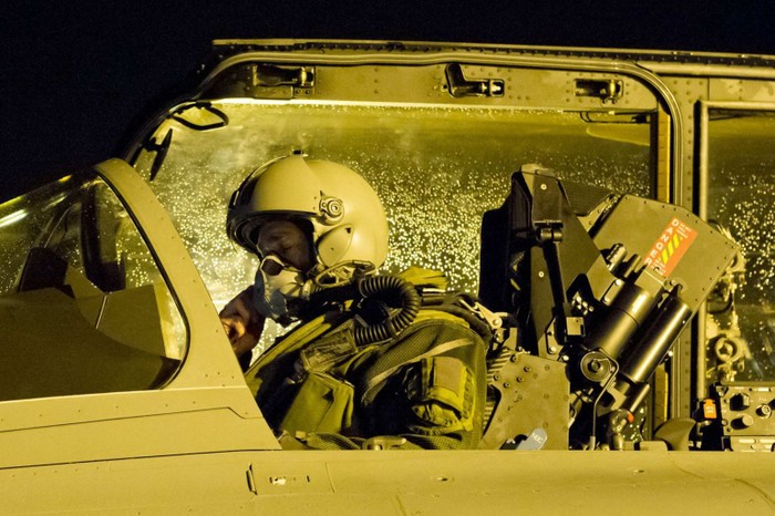 Tiêm kích Rafael của Pháp ở căn cứ không quân Saint Dizier ở miền Đông chuẩn bị xuất kích lên đường đến Mali
